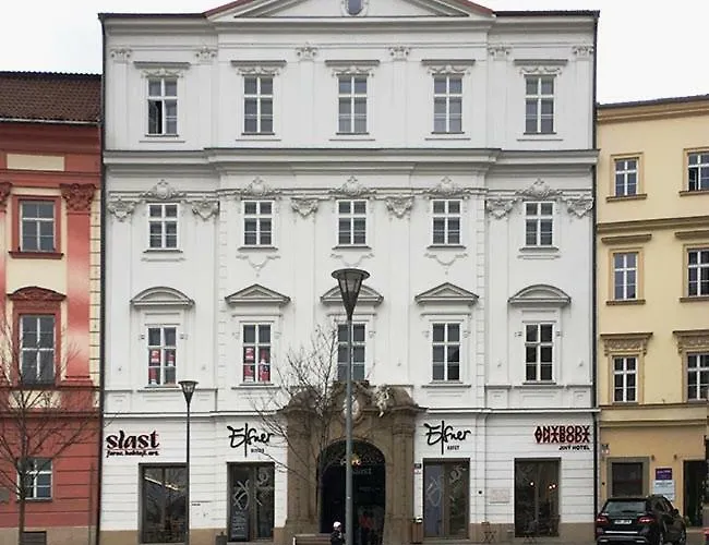 Anybody Hotel *